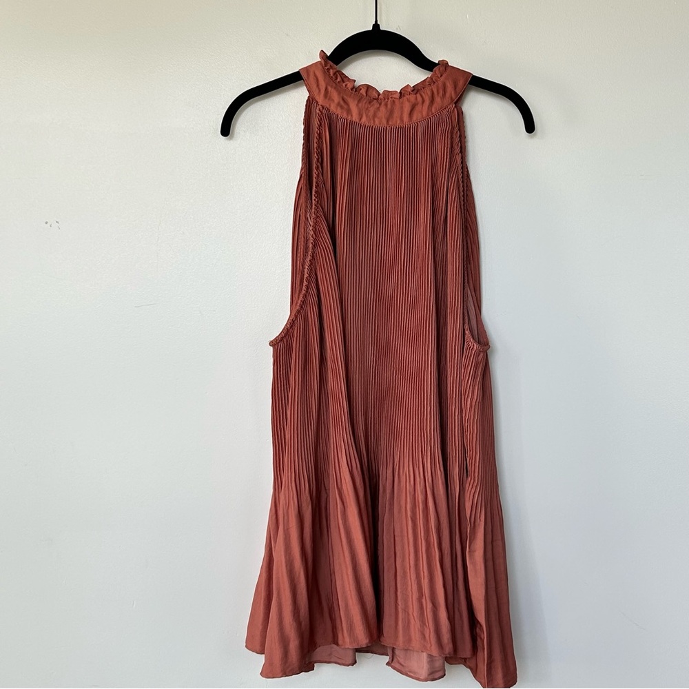ARULA Rust Red Pleated Sleeveless Ruffle-Neck Shirt